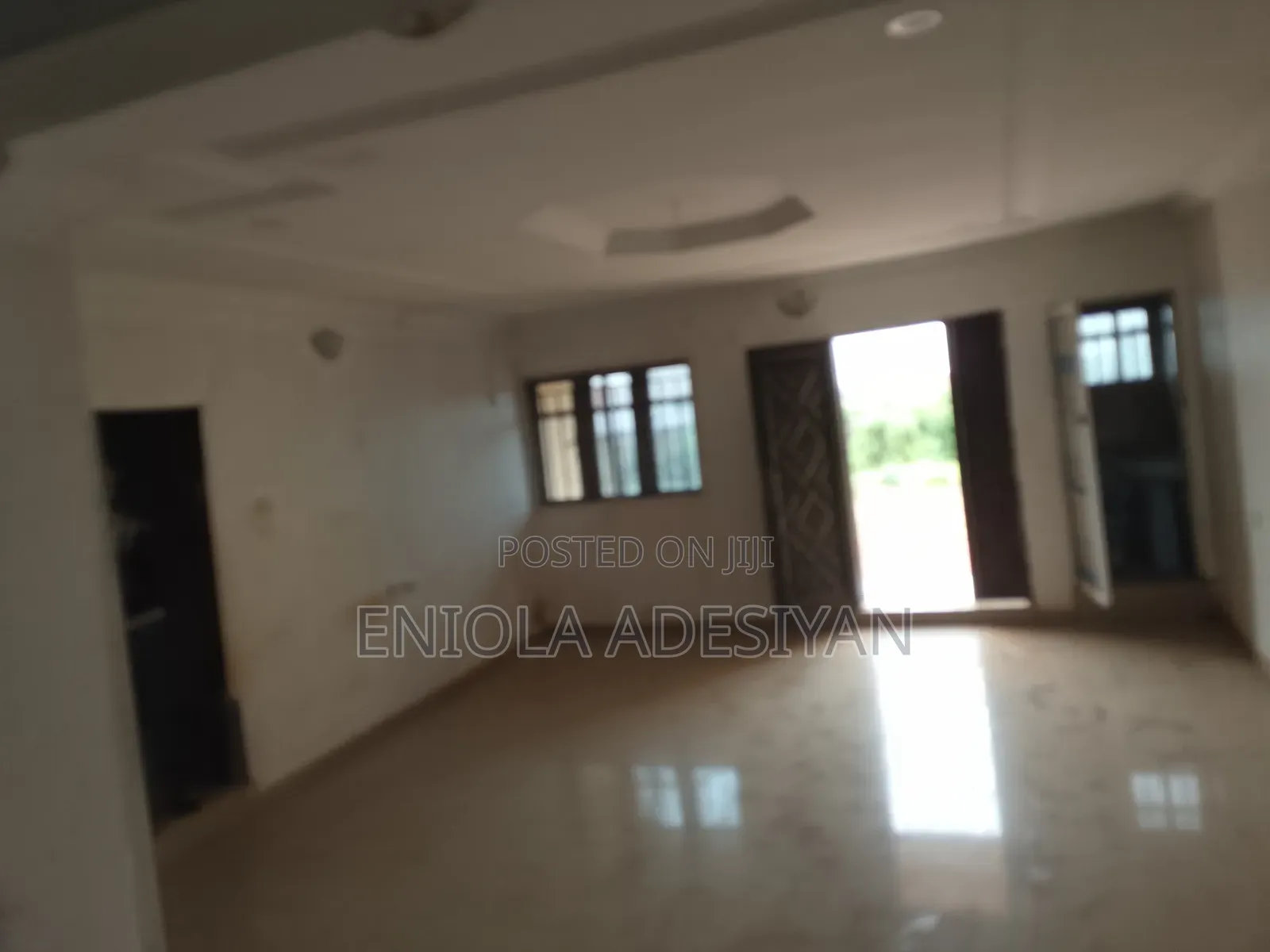 3bdrm Block of Flats in Ups, Igbogbo for rent