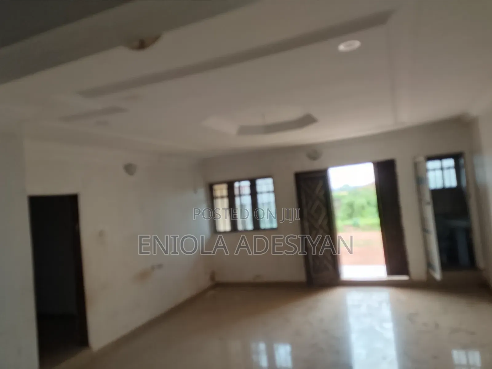 3bdrm Block of Flats in Ups, Igbogbo for rent