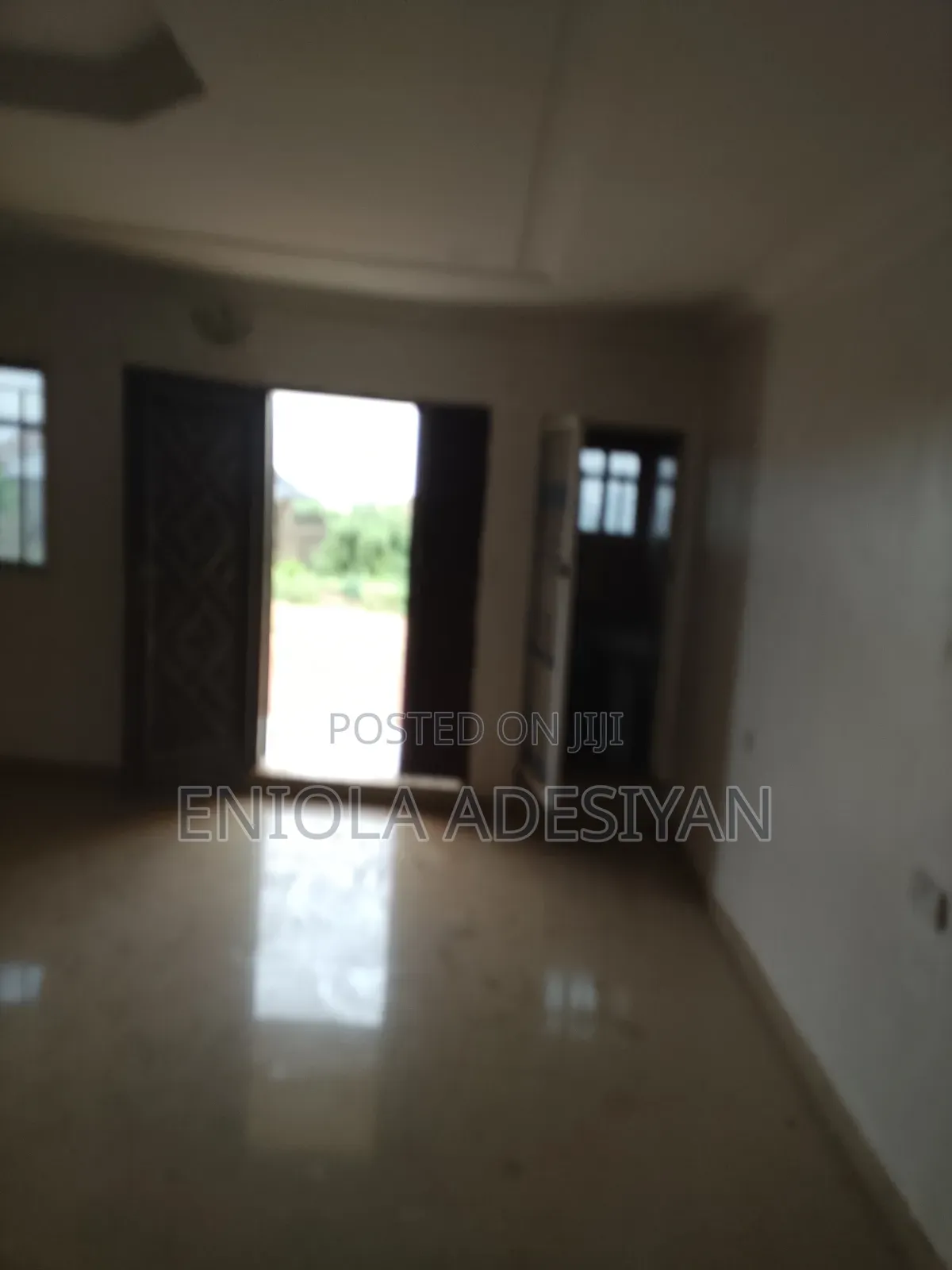 3bdrm Block of Flats in Ups, Igbogbo for rent