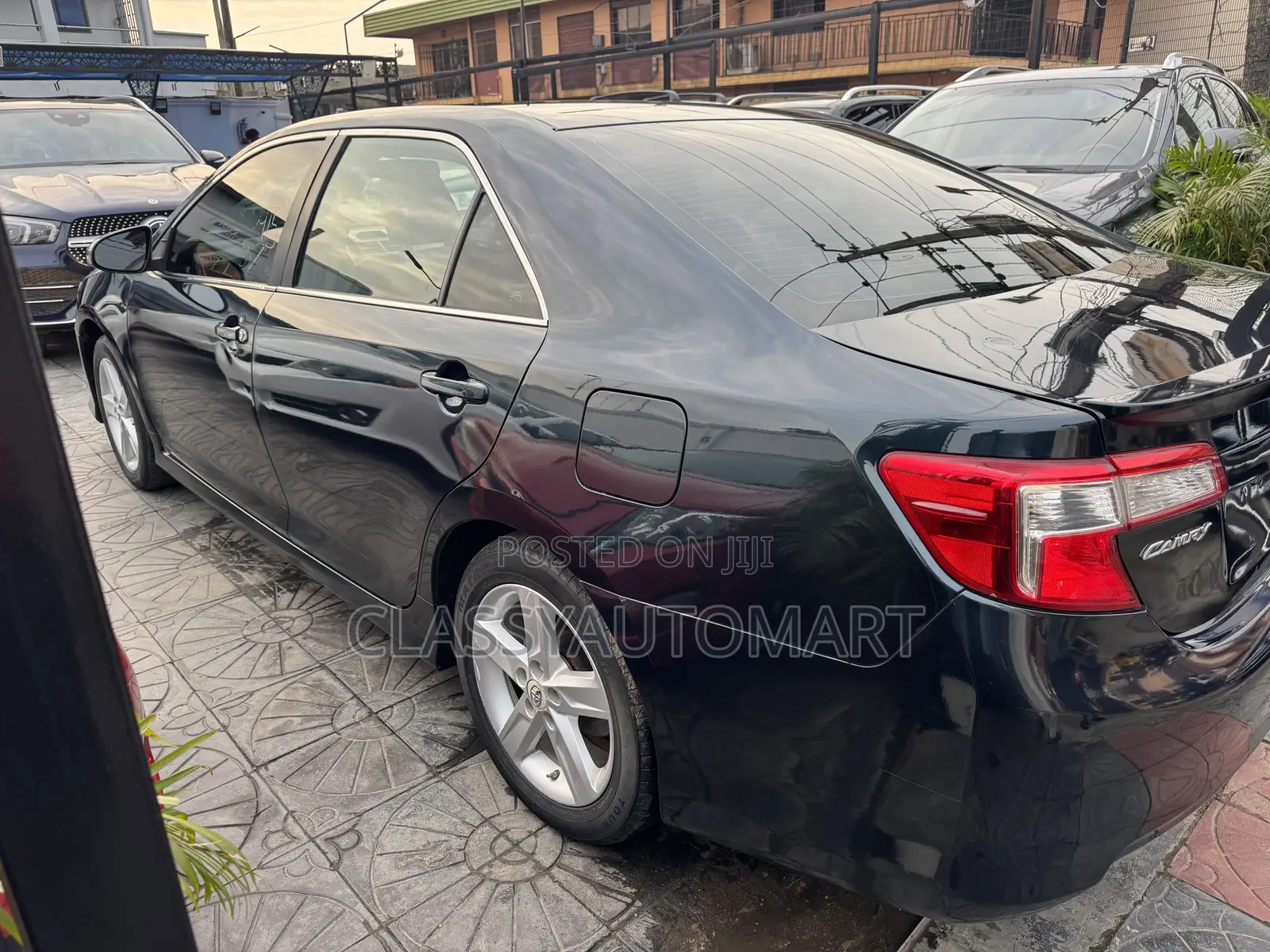 Toyota Camry SE 4dr Sedan (2.5L 4cyl 6A) 2013 Gray