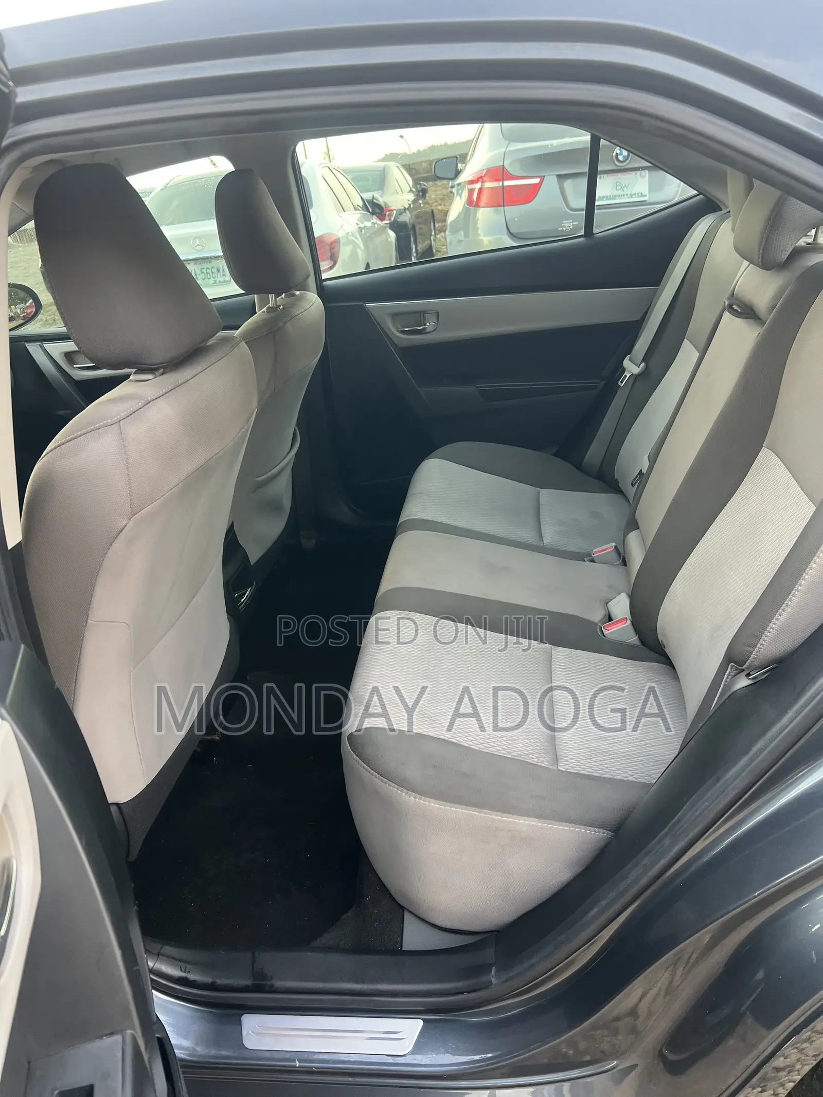 Toyota Corolla LE Eco (1.8L 4cyl 2A) 2019 Gray