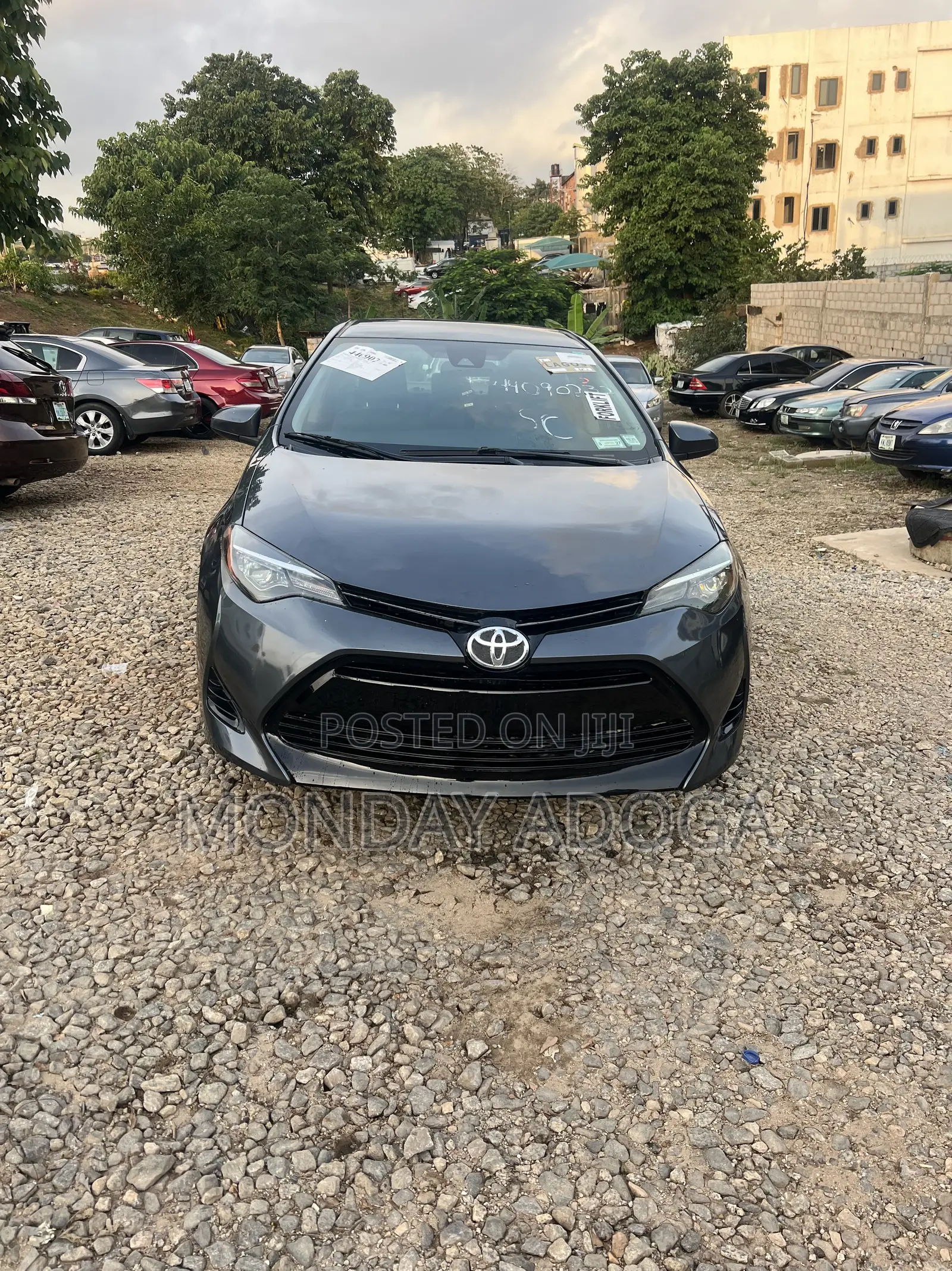 Toyota Corolla LE Eco (1.8L 4cyl 2A) 2019 Gray
