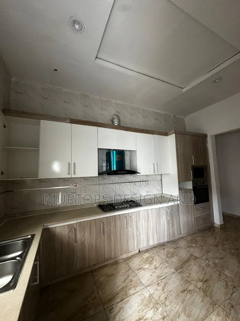 4bdrm Townhouse/Terrace in VGC / Ajah for sale