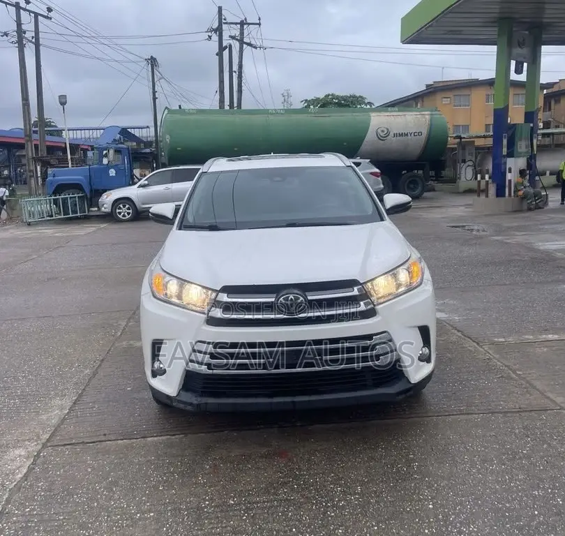 Toyota Highlander XLE 2019 White