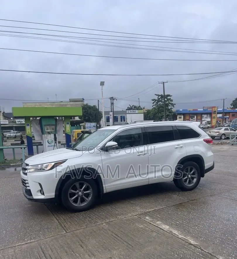 Toyota Highlander XLE 2019 White