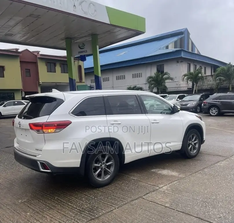 Toyota Highlander XLE 2019 White