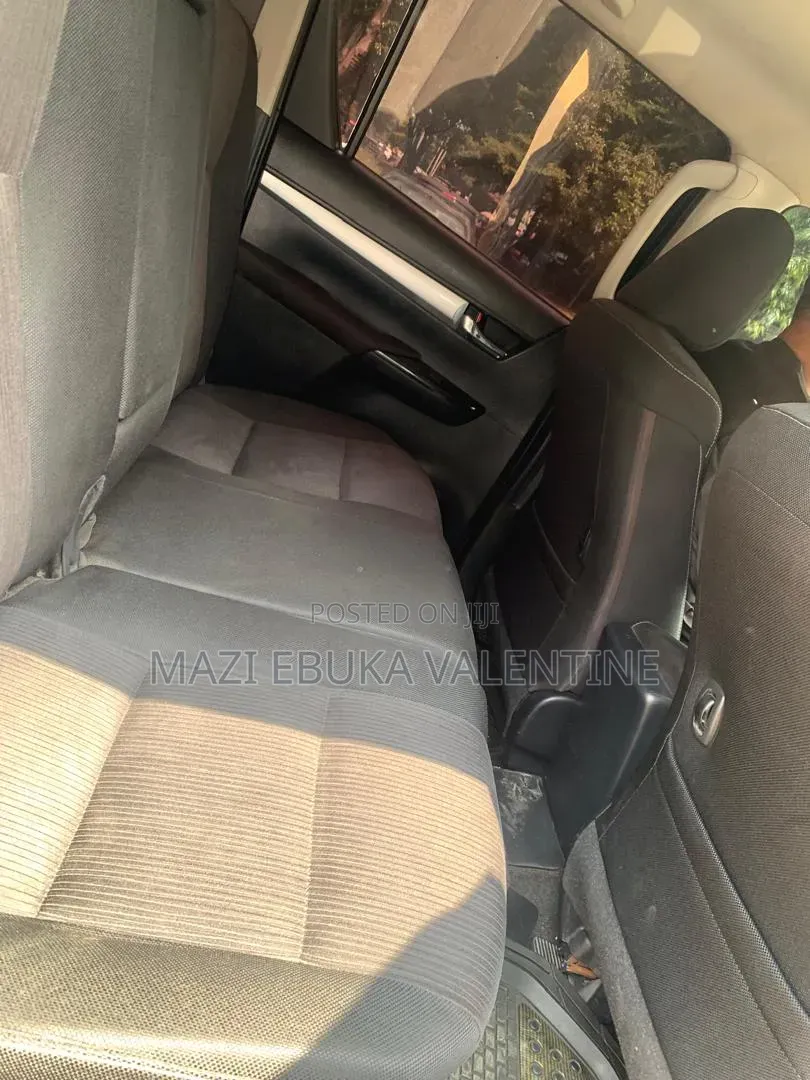 Toyota Hilux 2018 Black
