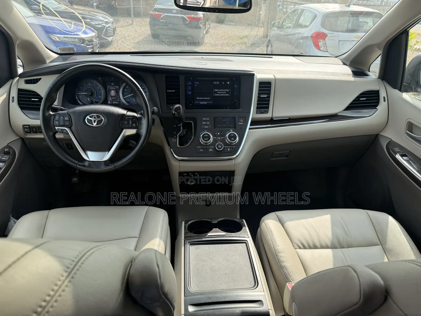 Toyota Sienna XLE 8 Passenger (3.5L 6cyl 6A) 2016 White