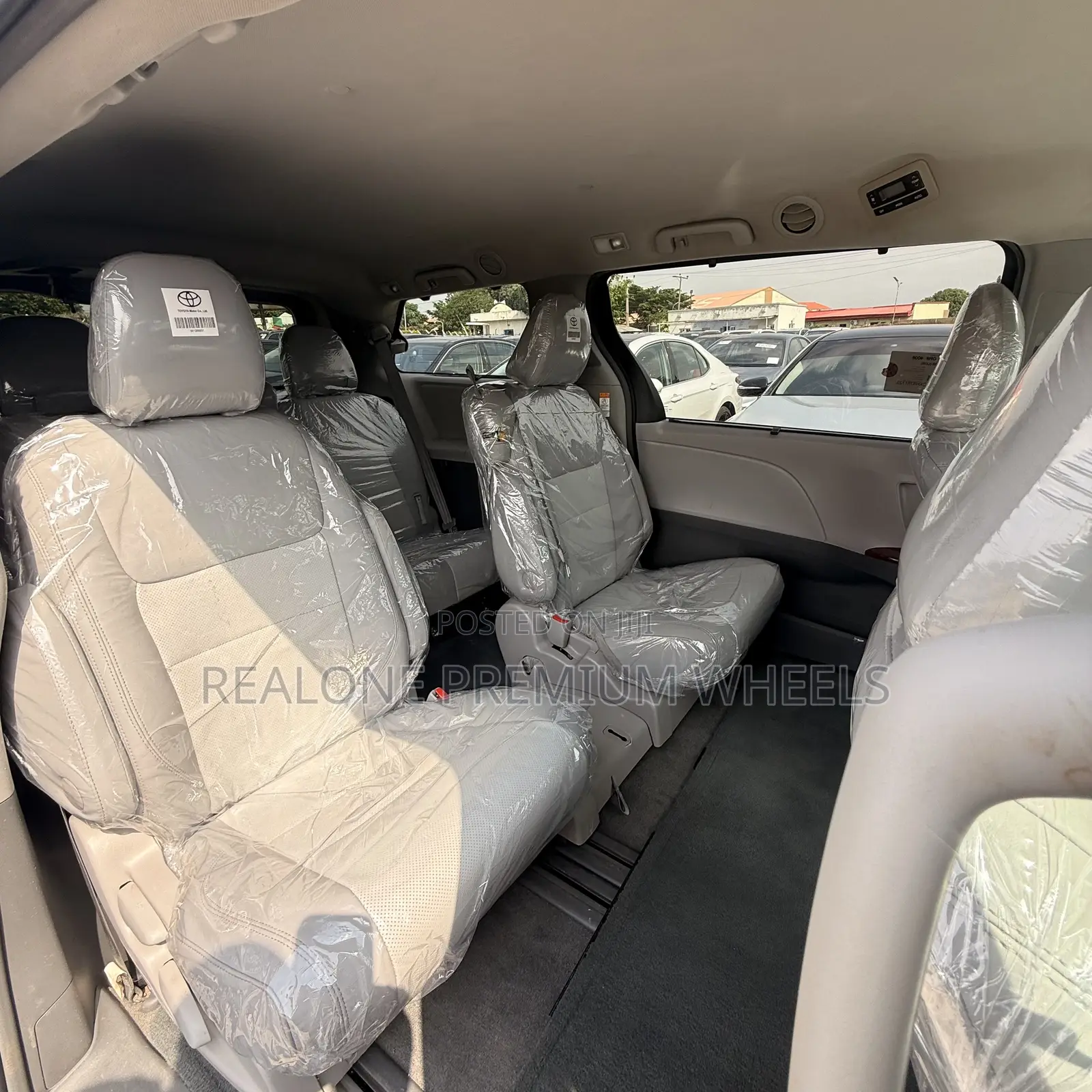 Toyota Sienna 2017 Silver