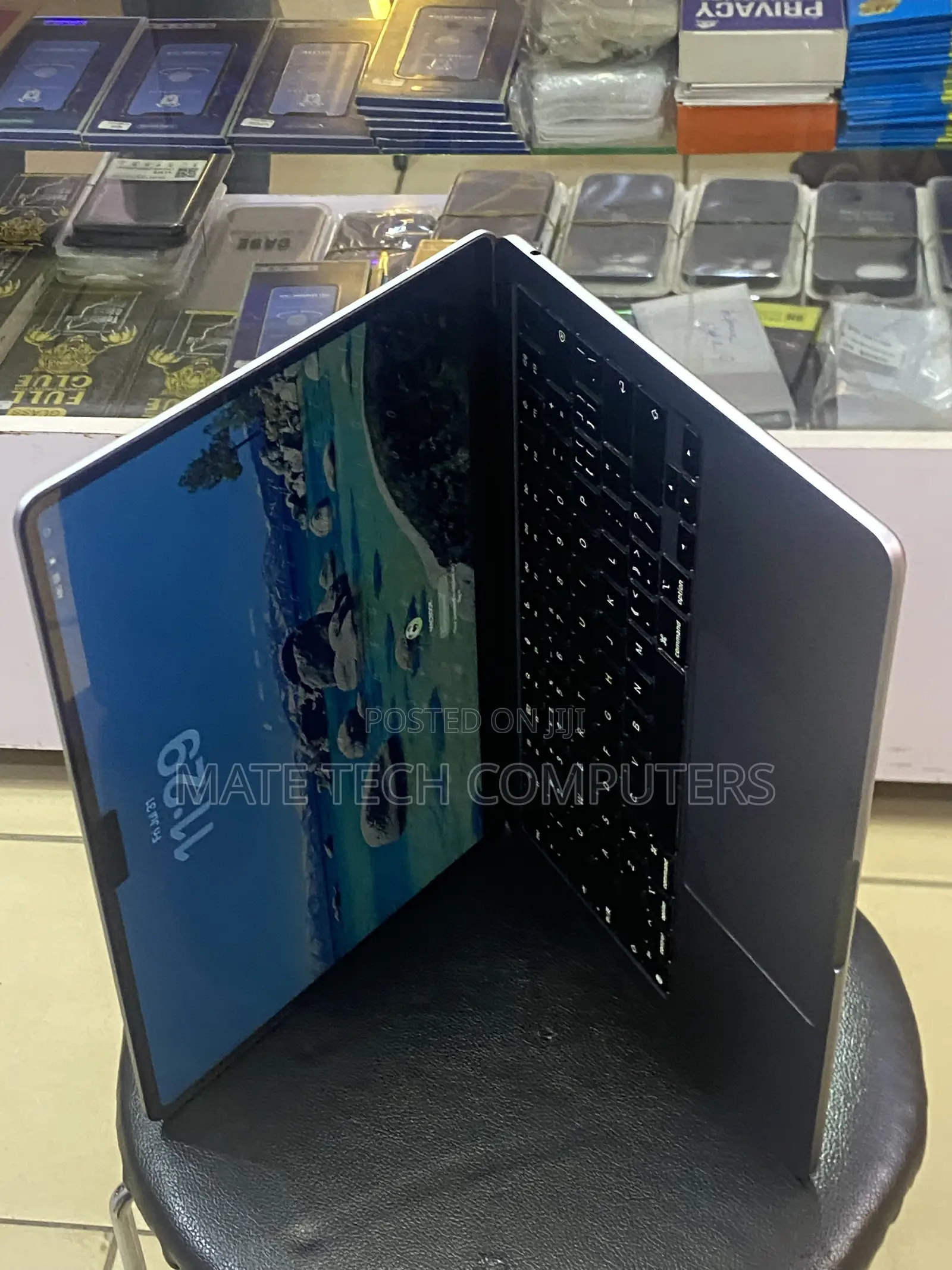 Laptop Apple MacBook Air 2022 M2 8GB Apple M2 SSD 256GB
