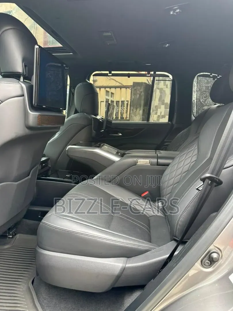 Lexus LX 2023 Gray