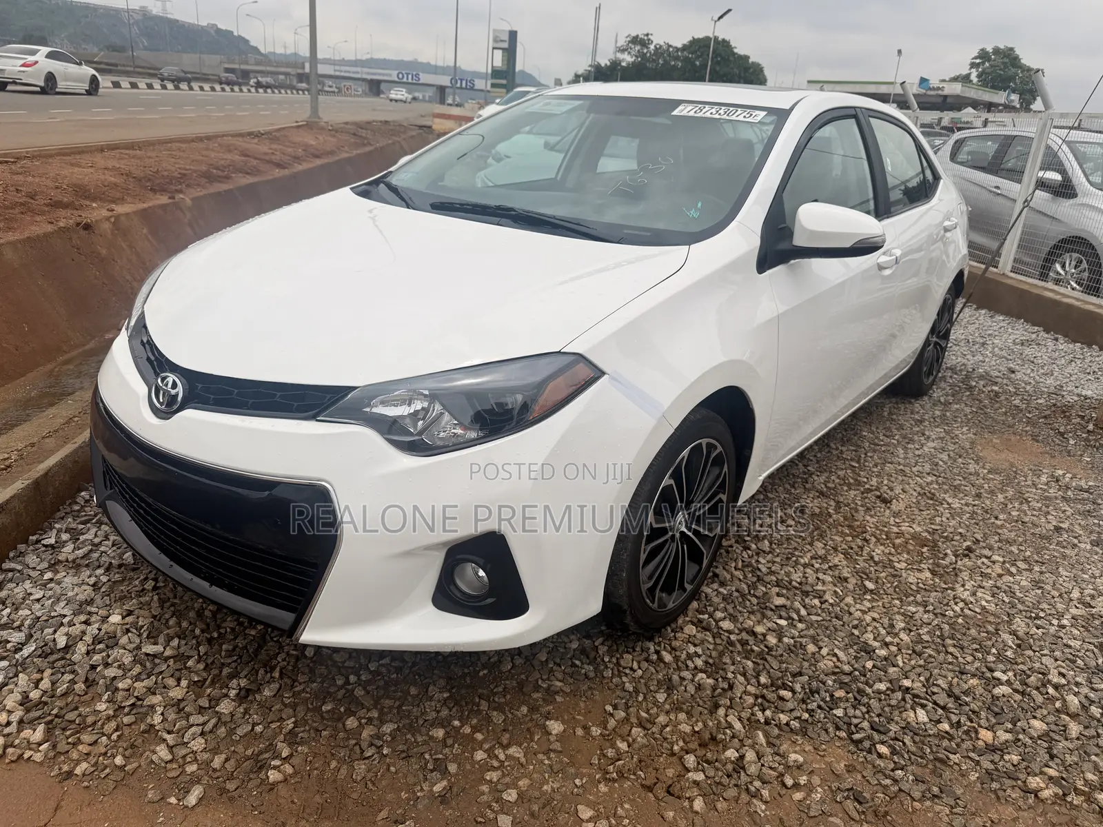Toyota Corolla S Premium 4dr Sedan (1.8L 4cyl CVT) 2014 White
