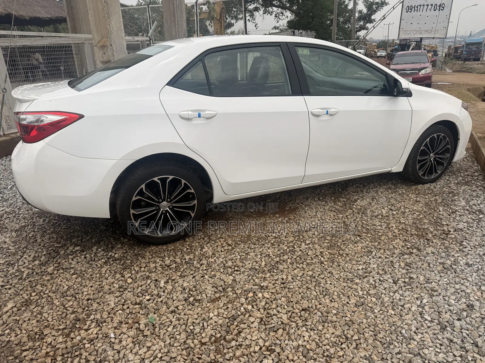 Toyota Corolla S Premium 4dr Sedan (1.8L 4cyl CVT) 2014 White