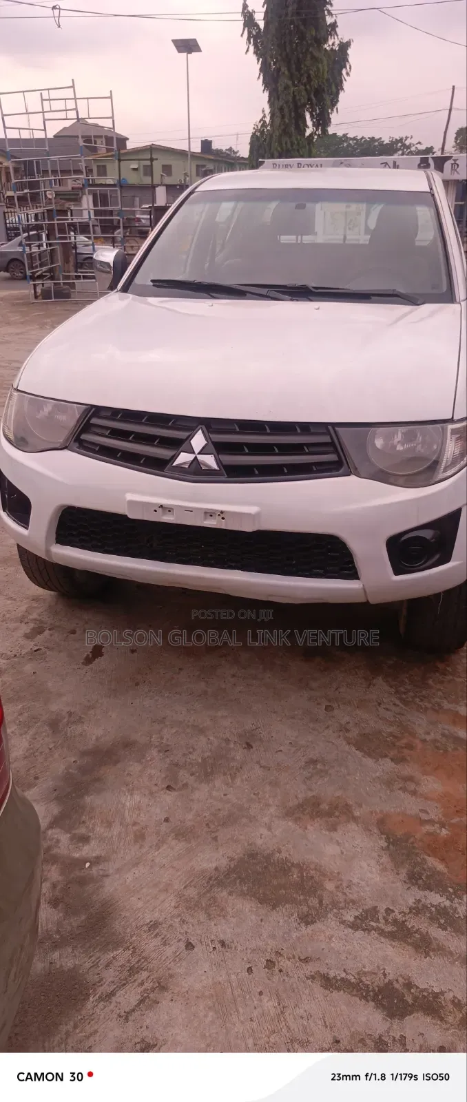 Mitsubishi L200 2012 White