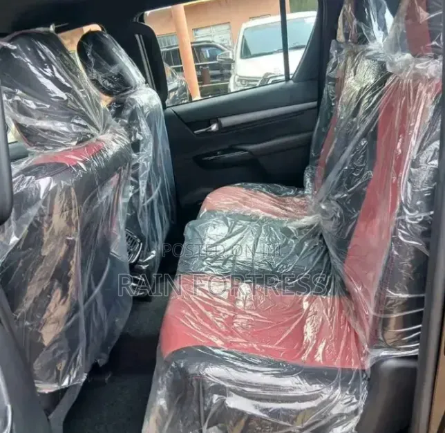 Toyota Hilux 2022 Black