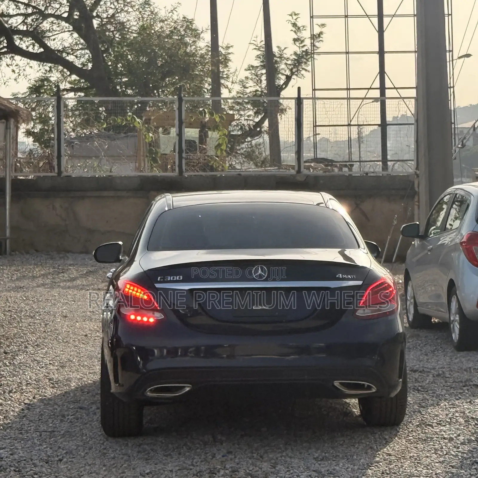 Mercedes-Benz C300 2016 Blue