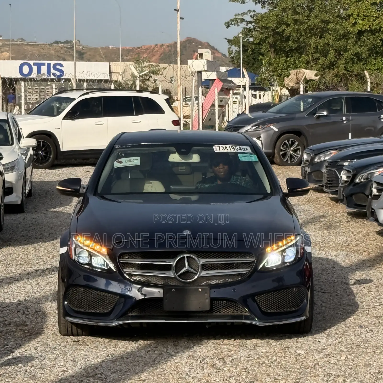 Mercedes-Benz C300 2016 Blue