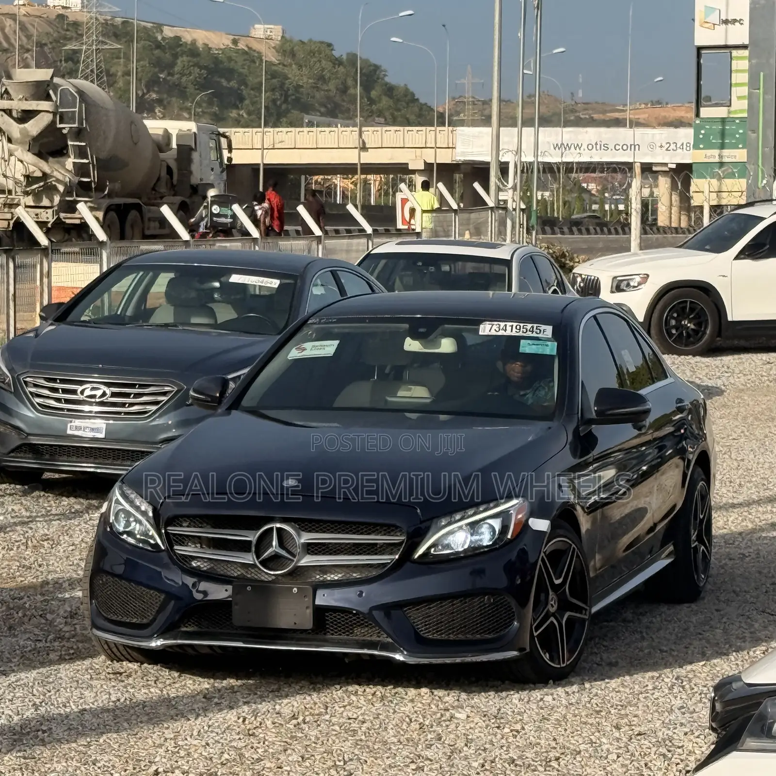 Mercedes-Benz C300 2016 Blue