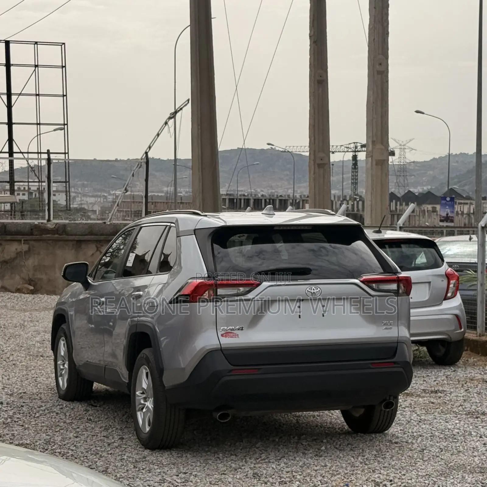 Toyota RAV4 XLE Premium 2021 Silver
