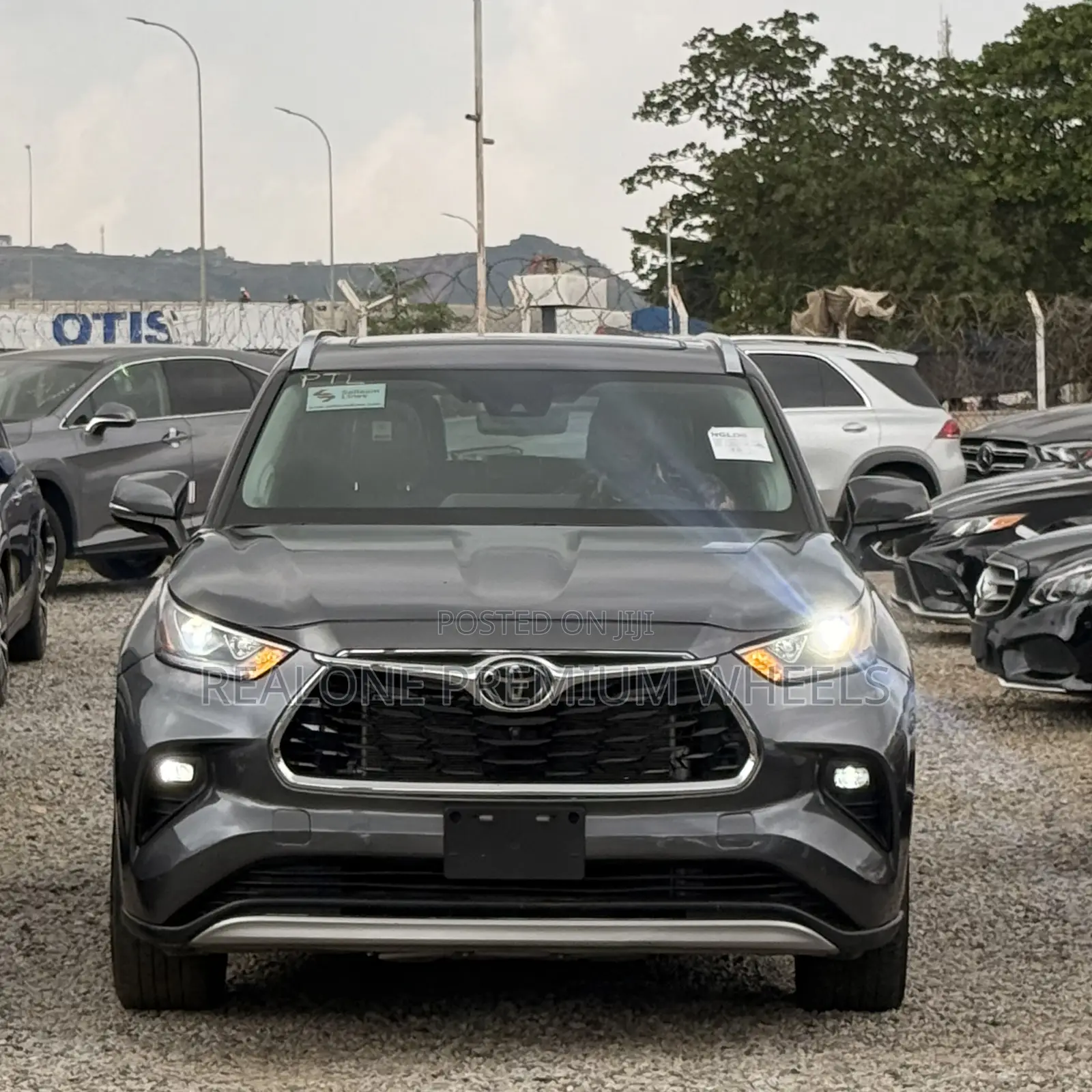 Toyota Highlander Platinum 2022 Gray