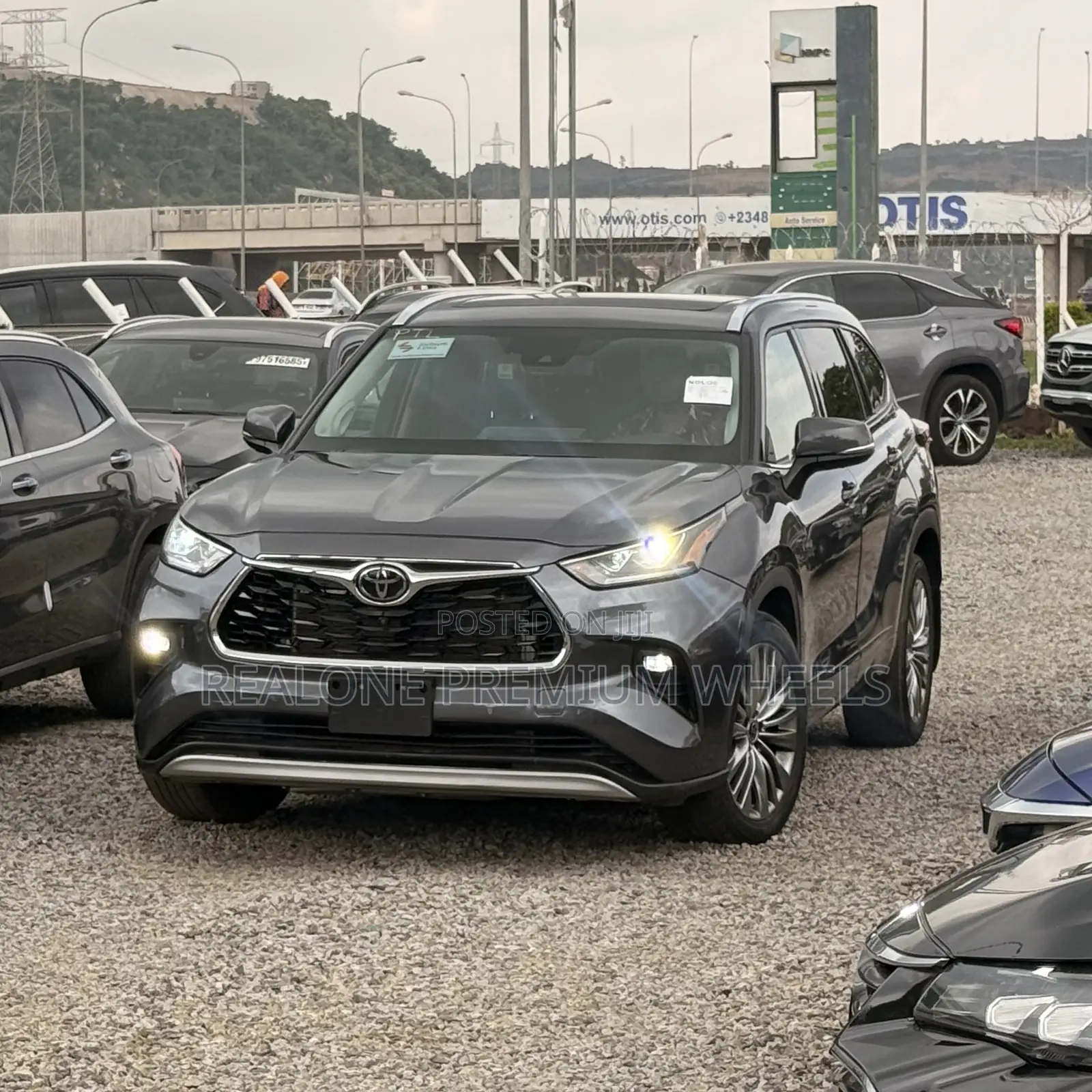Toyota Highlander Platinum 2022 Gray