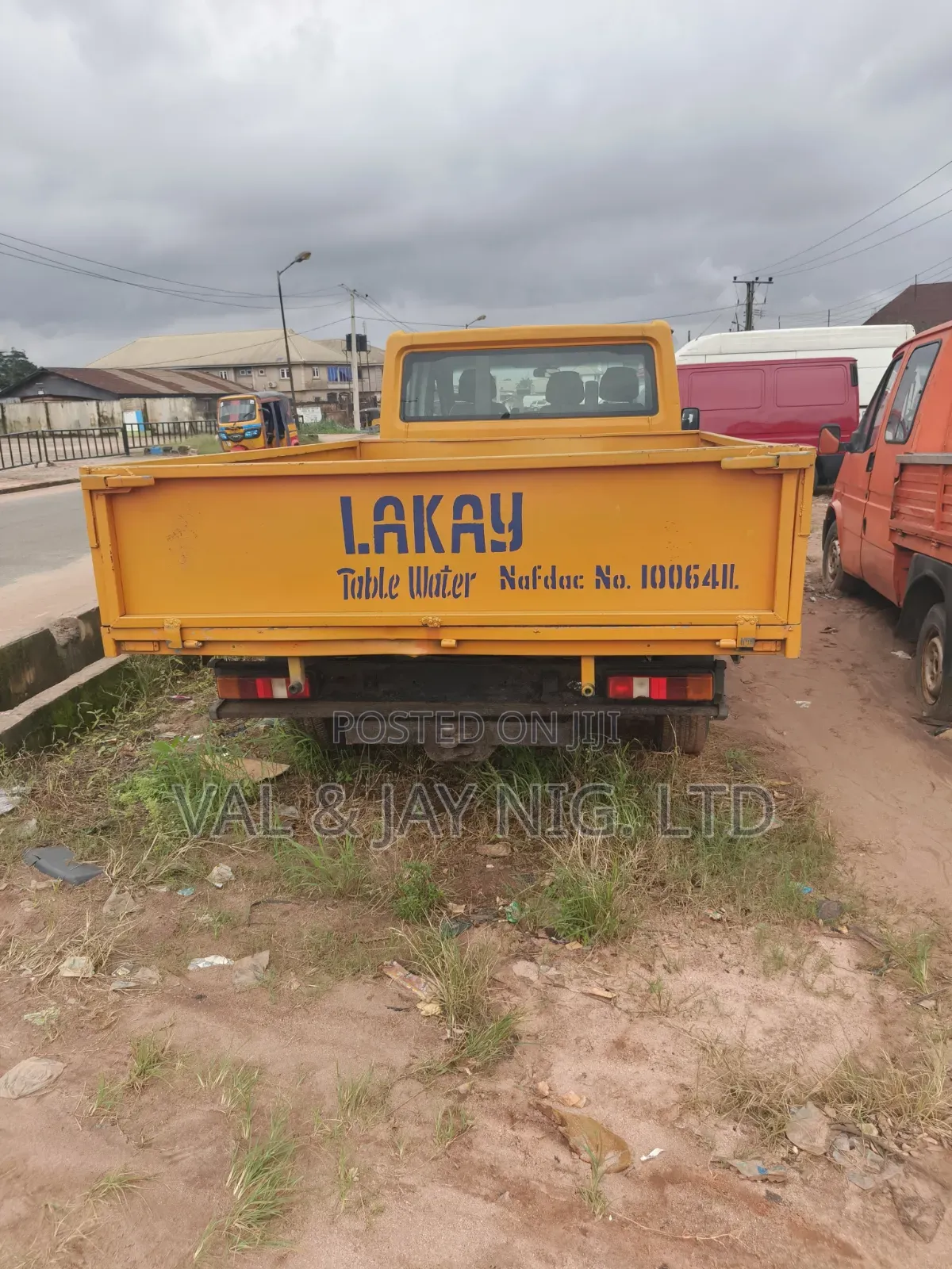 Ford Transit Pickup Truck - 6 TYRES