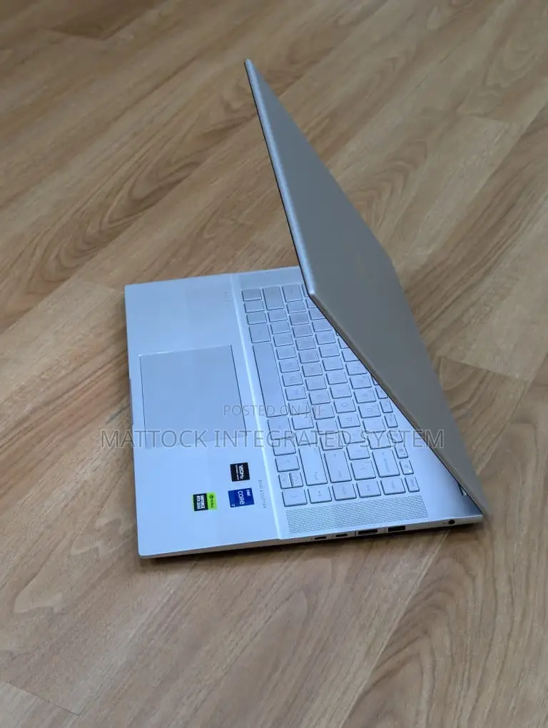 Laptop HP Envy 15 16GB Intel Core i7 SSD 1T