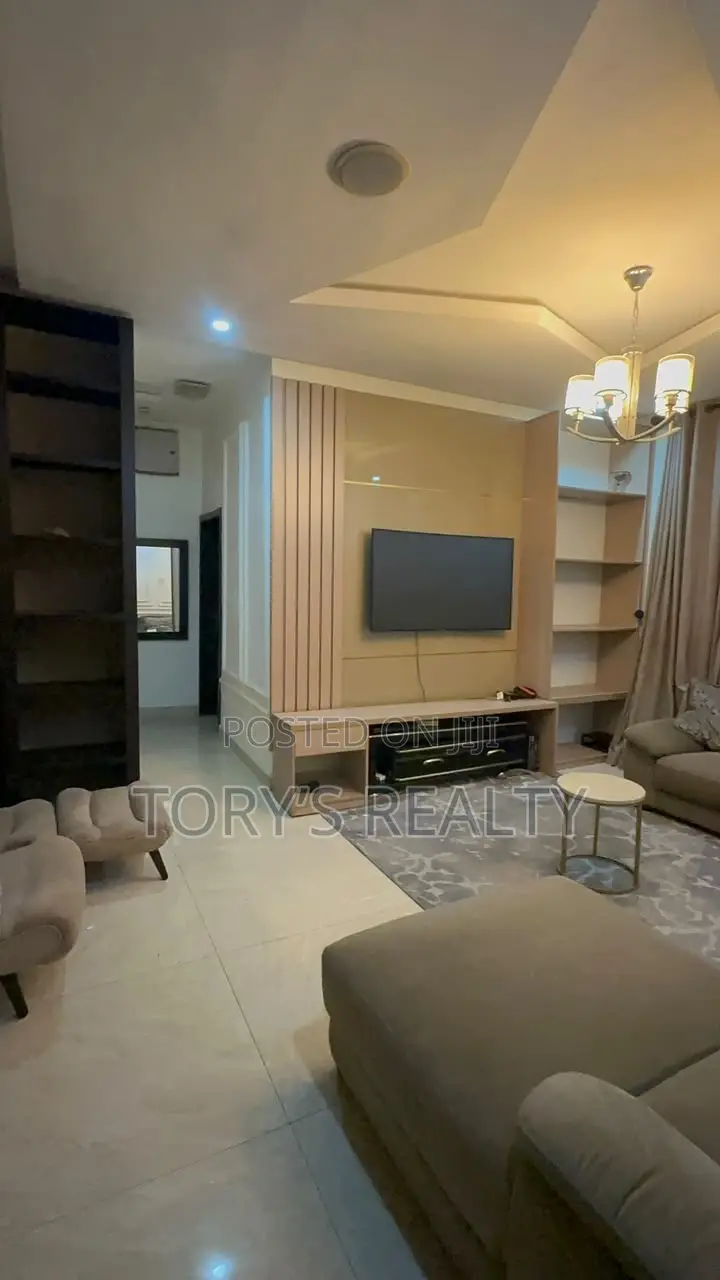 3bdrm Duplex in Chevron for rent