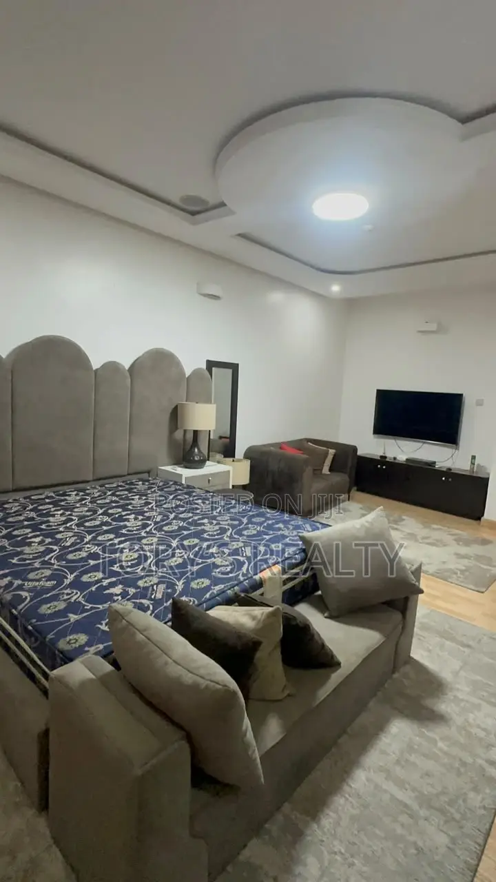 3bdrm Duplex in Chevron for rent