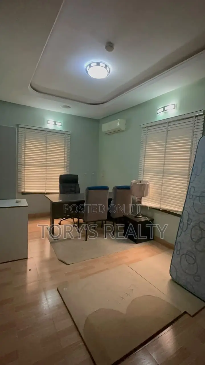 3bdrm Duplex in Chevron for rent