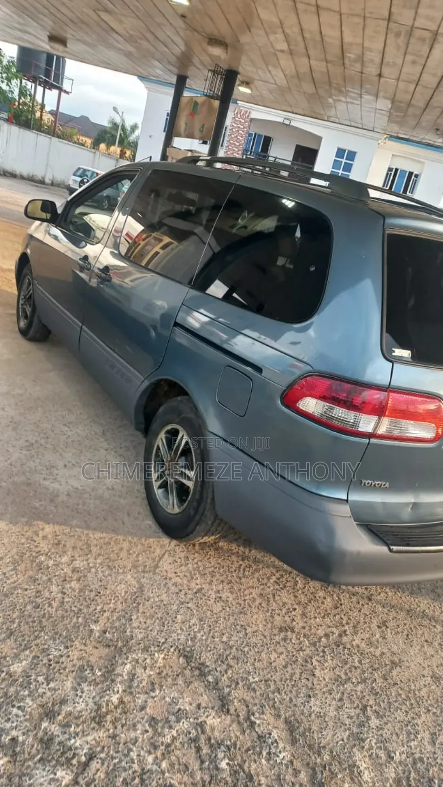 Toyota Sienna LE 2002 Blue