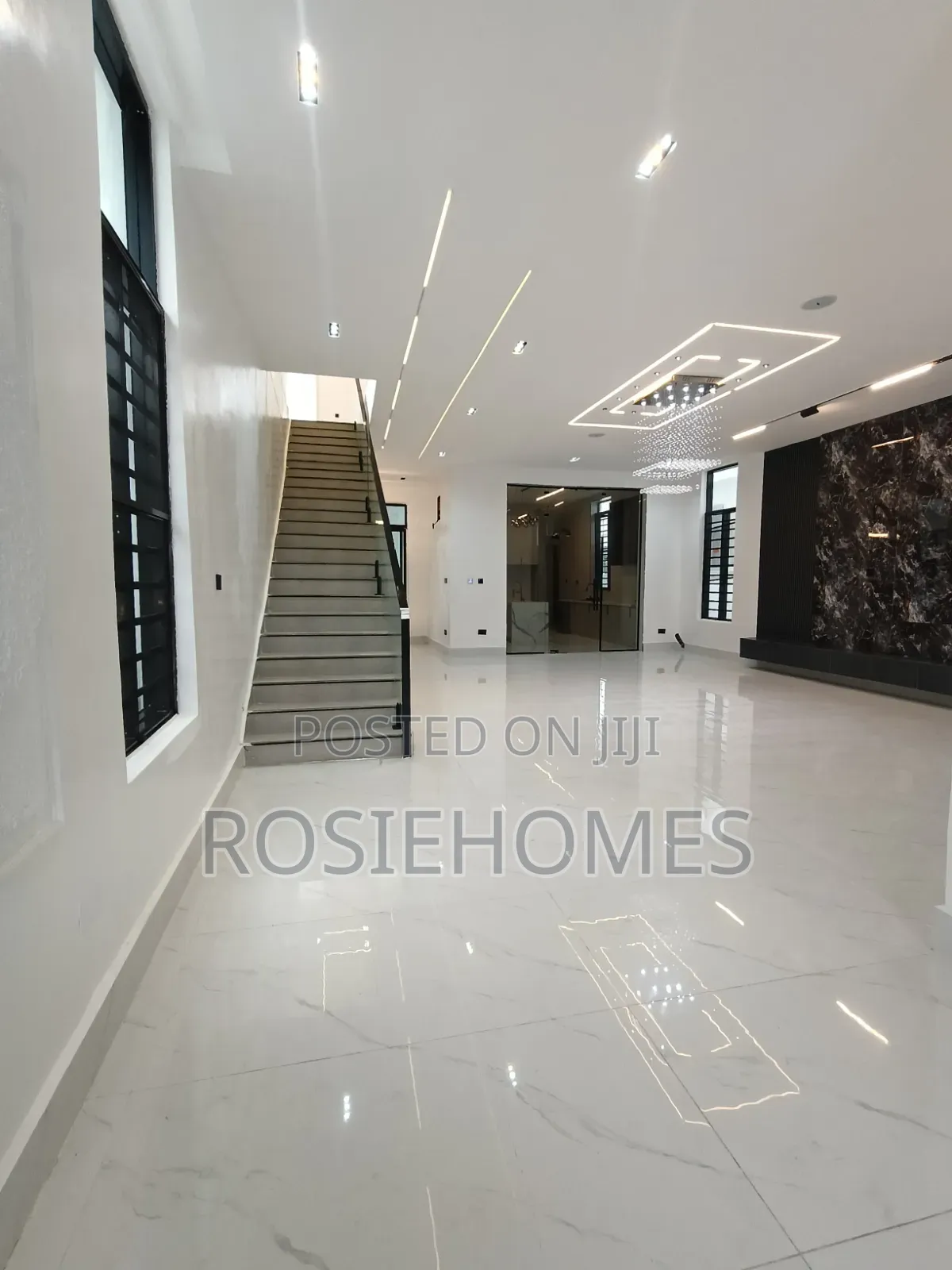 5bdrm Duplex in Deffodil Estate, Chevron for sale