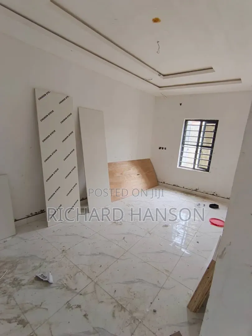 Mini Flat in Secured, Sangotedo for rent