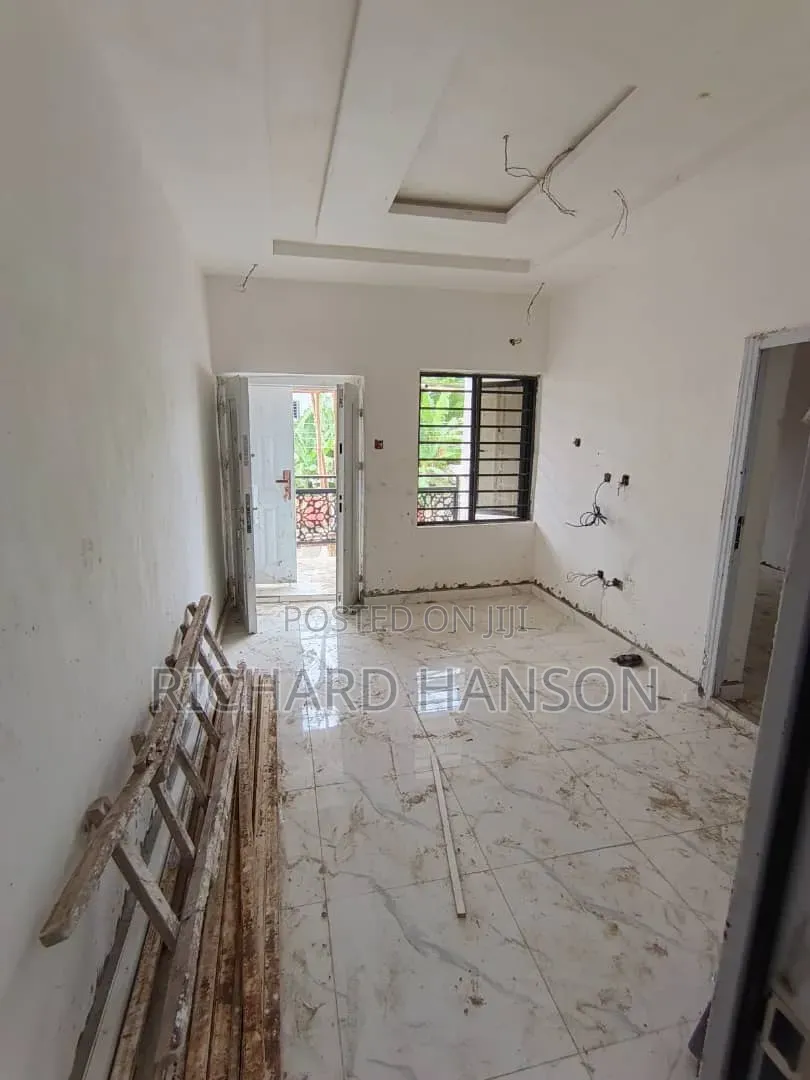 Mini Flat in Secured, Sangotedo for rent