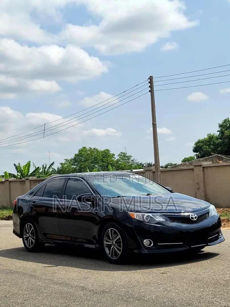 Toyota Camry SE 4dr Sedan (2.5L 4cyl 6A) 2013 Black