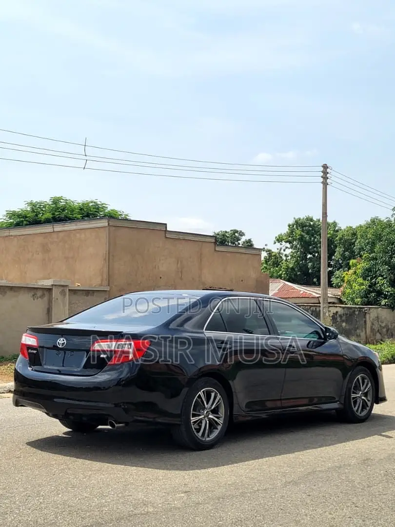 Toyota Camry SE 4dr Sedan (2.5L 4cyl 6A) 2013 Black
