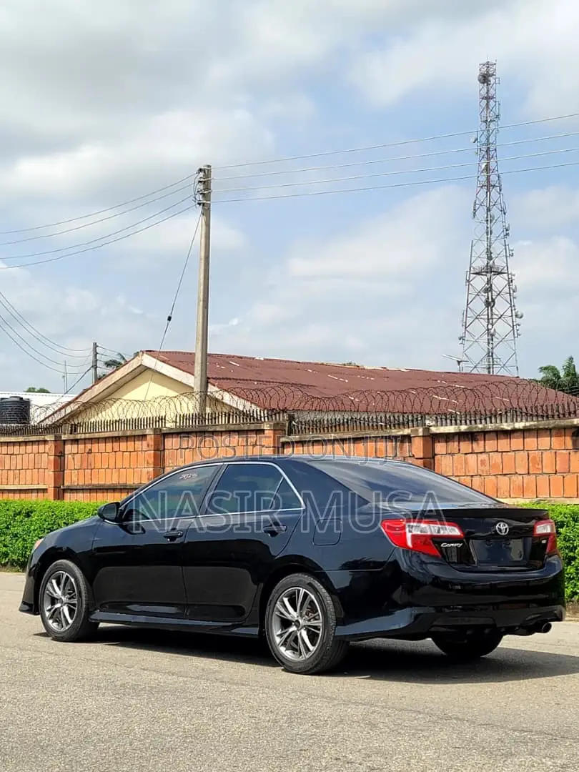 Toyota Camry SE 4dr Sedan (2.5L 4cyl 6A) 2013 Black