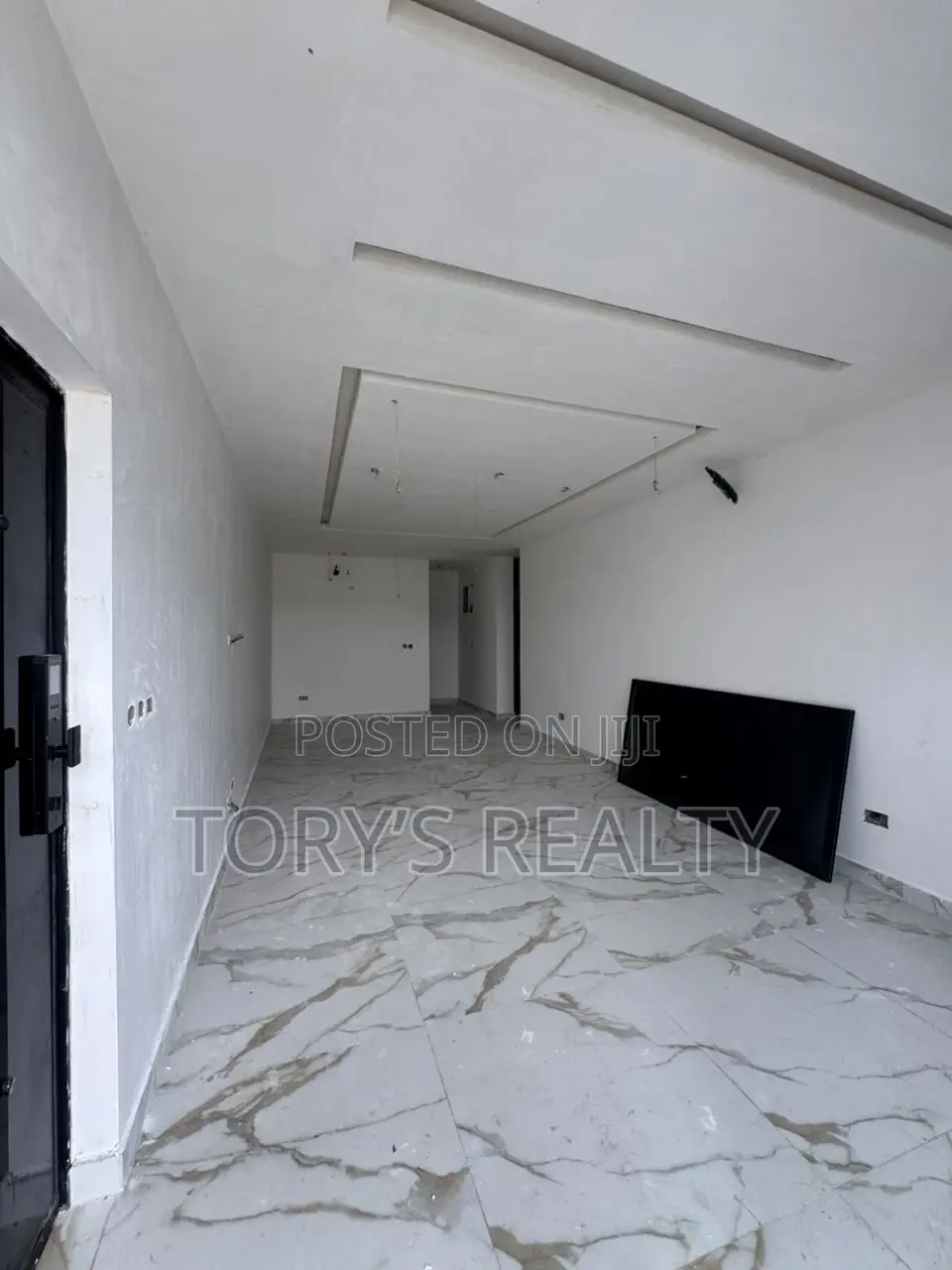 3bdrm Penthouse in Osapa london for sale