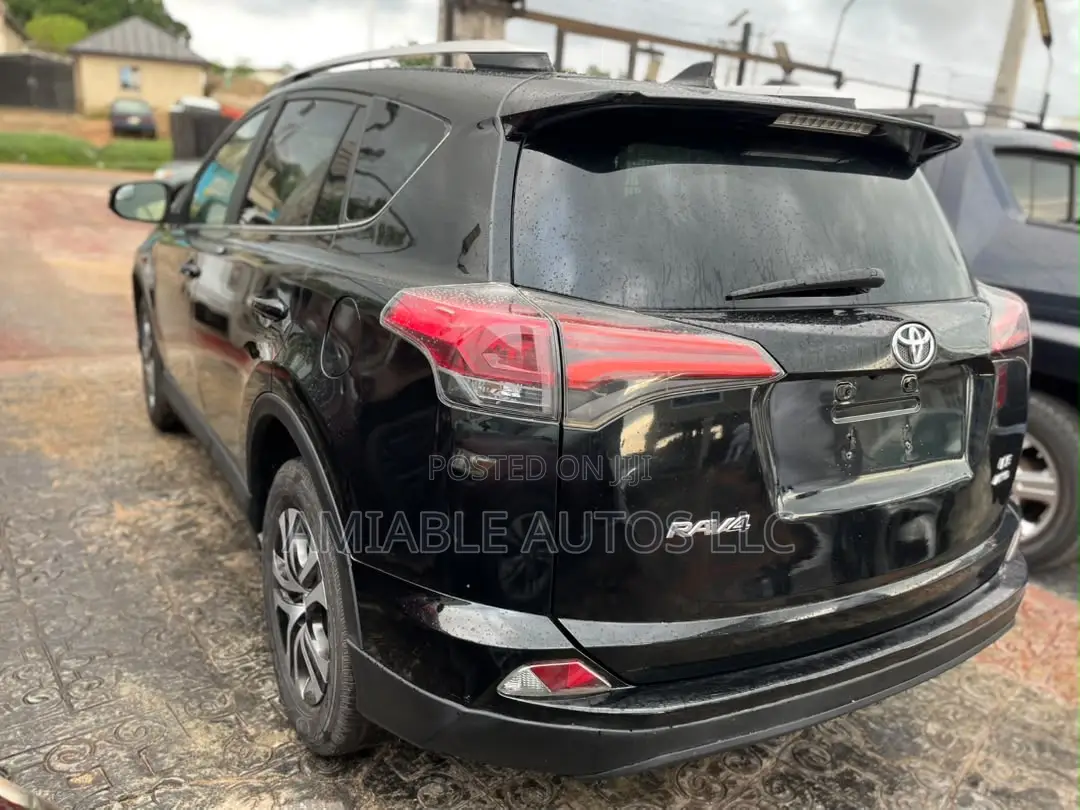 Toyota RAV4 LE AWD (2.5L 4cyl 6A) 2016 Black