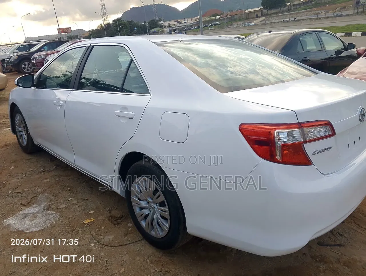 Toyota Camry L 4dr Sedan (2.5L 4cyl 6A) 2013 White
