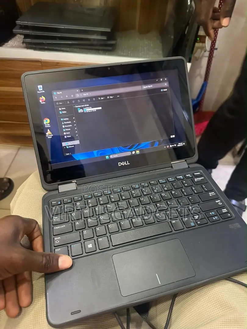 Laptop Dell Latitude 3190 2-in-1 4GB Intel Pentium SSD 128GB