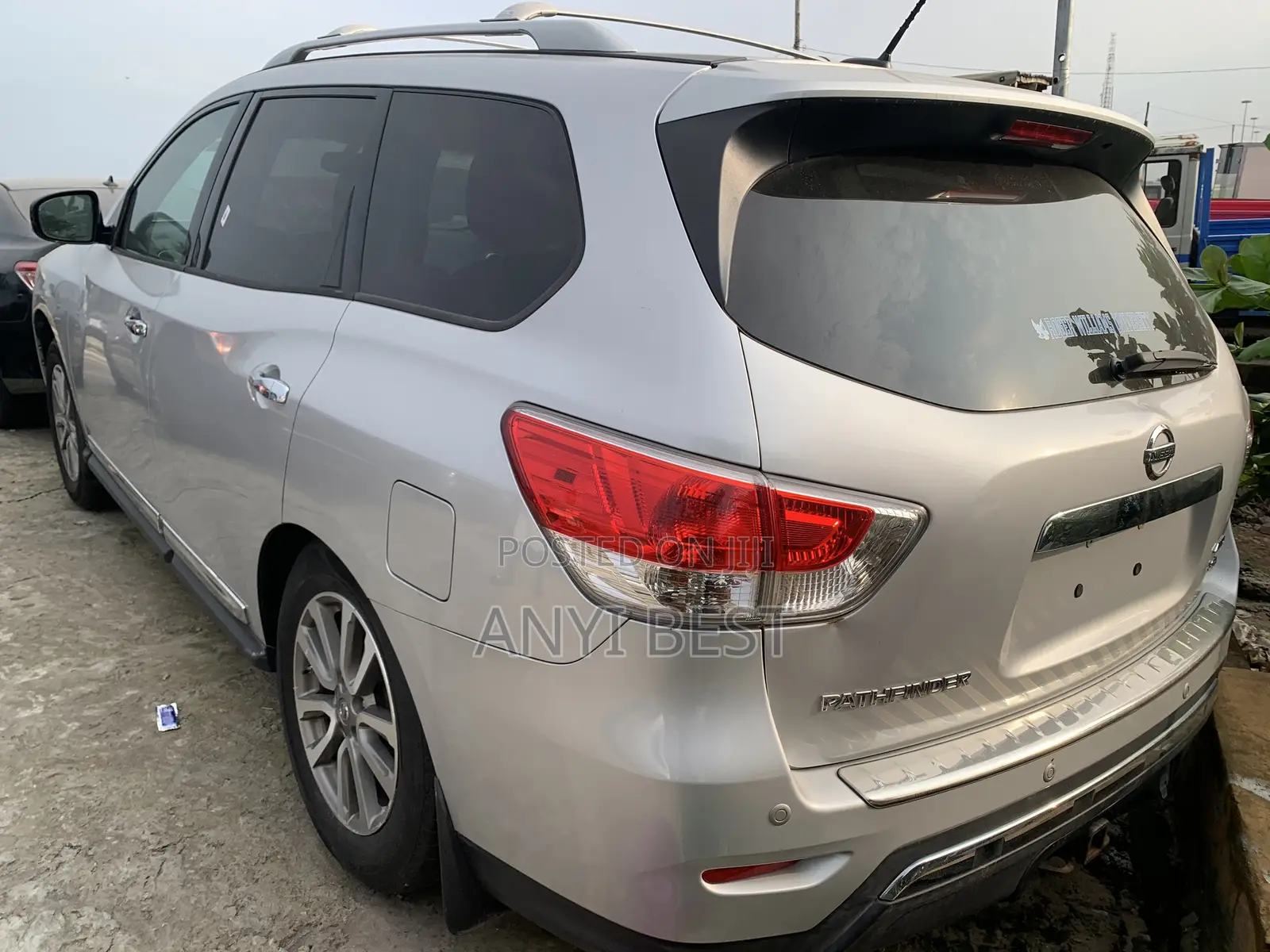 Nissan Pathfinder 2013 Silver