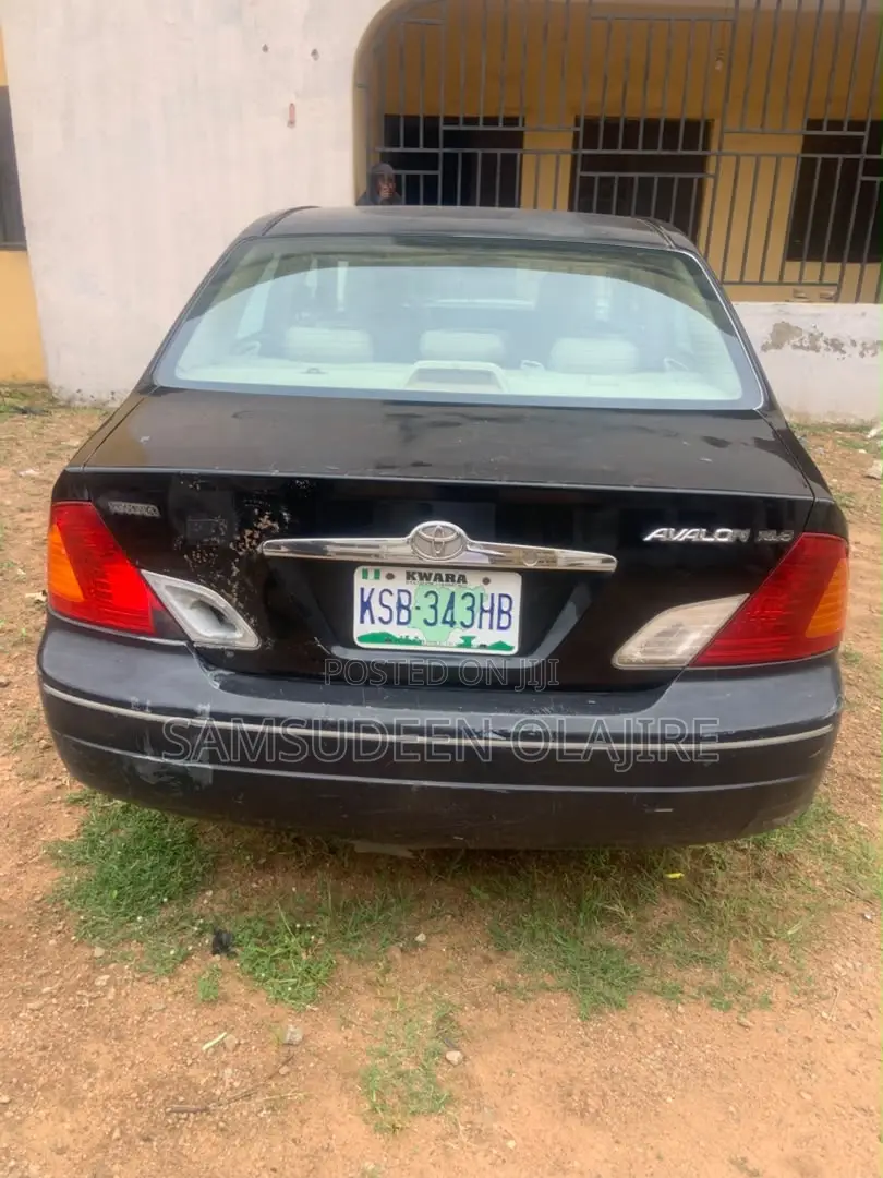 Toyota Avalon 3.0 2000 Black