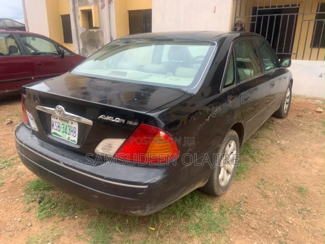Toyota Avalon 3.0 2000 Black