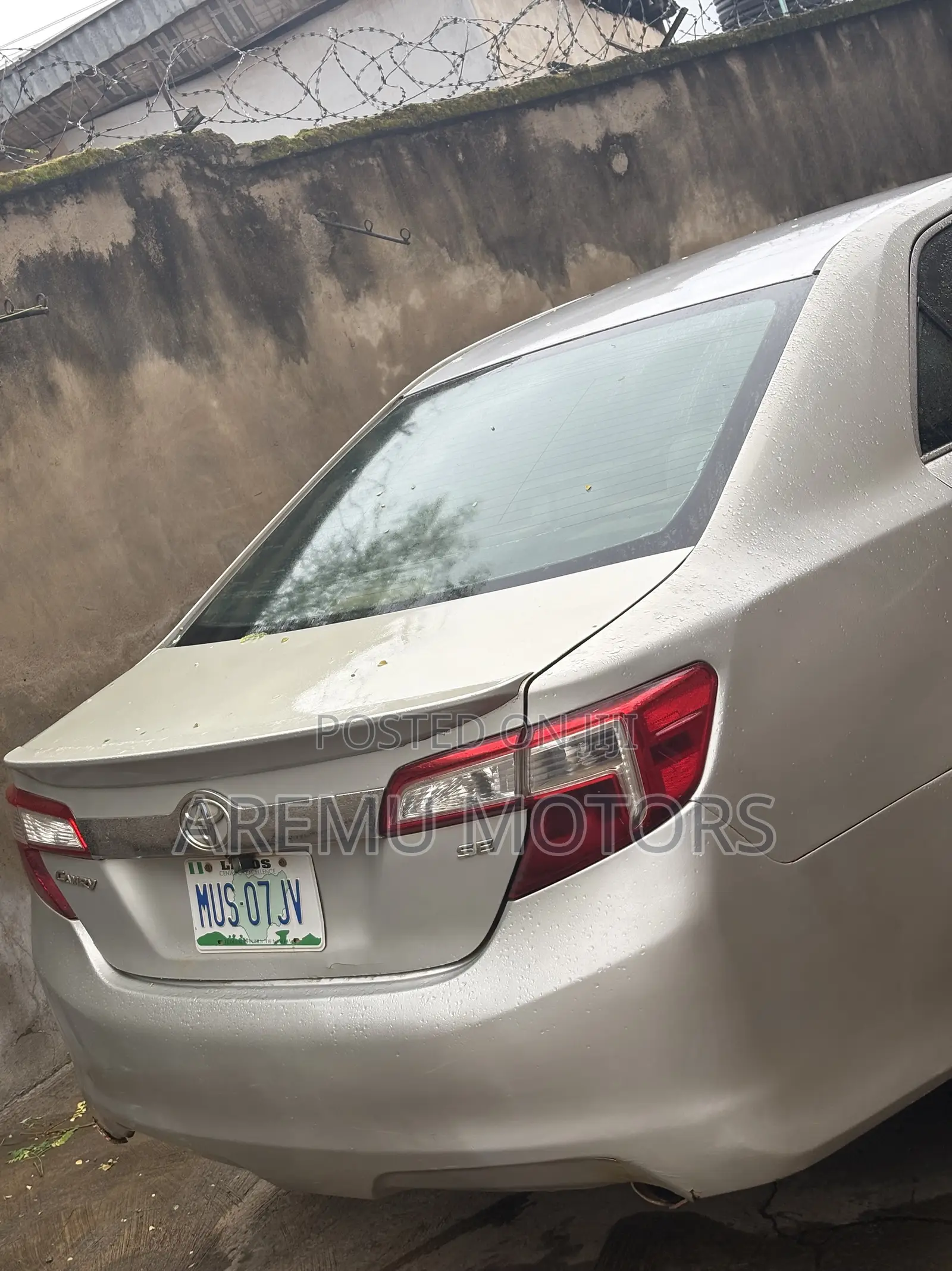 Toyota Camry SE 4dr Sedan (2.5L 4cyl 6A) 2013 Silver