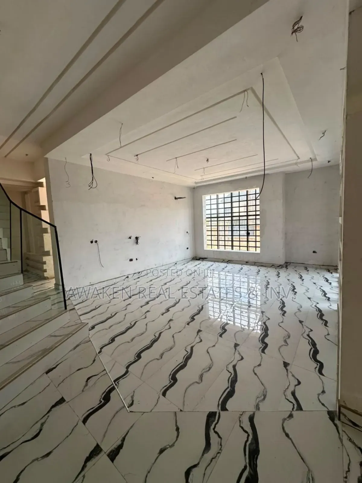 4bdrm Duplex in Central Business District for sale