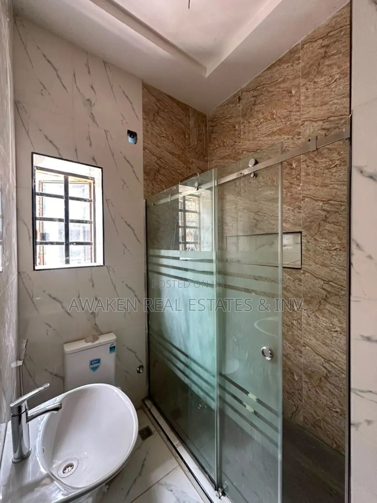 4bdrm Duplex in Central Business District for sale