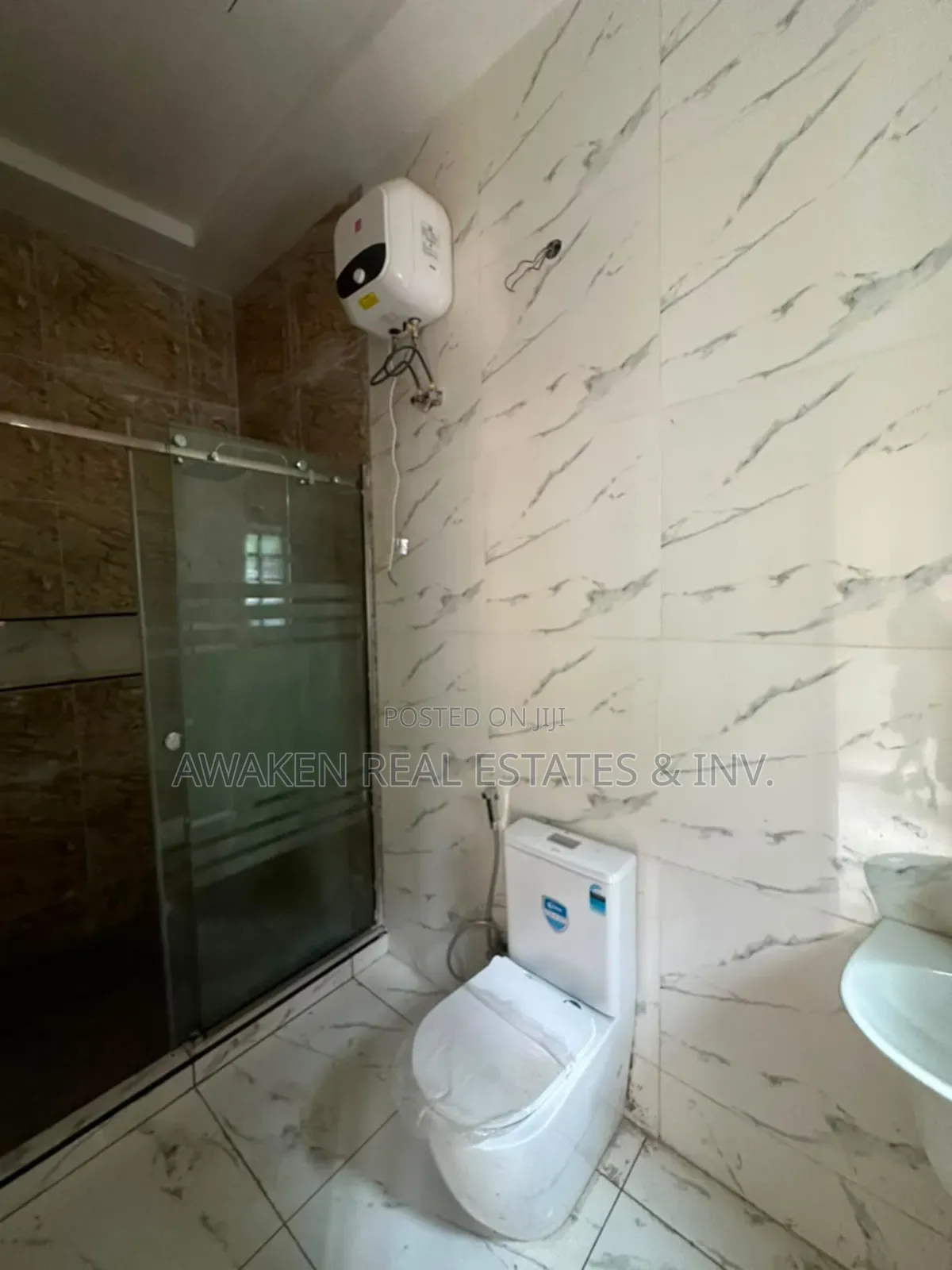 4bdrm Duplex in Central Business District for sale