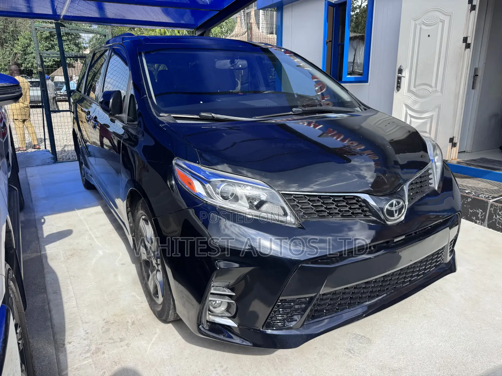 Toyota Sienna SE Premium 8-Passenger 4dr Minivan (3.5L 6cyl 6A) 2015