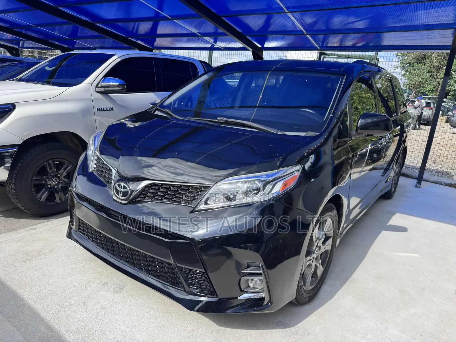 Toyota Sienna SE Premium 8-Passenger 4dr Minivan (3.5L 6cyl 6A) 2015